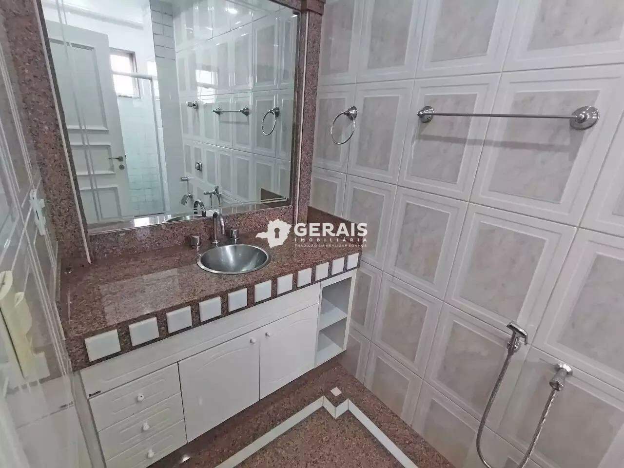 Apartamento à venda no CENTRO: 09 - BANHO SUÍTE