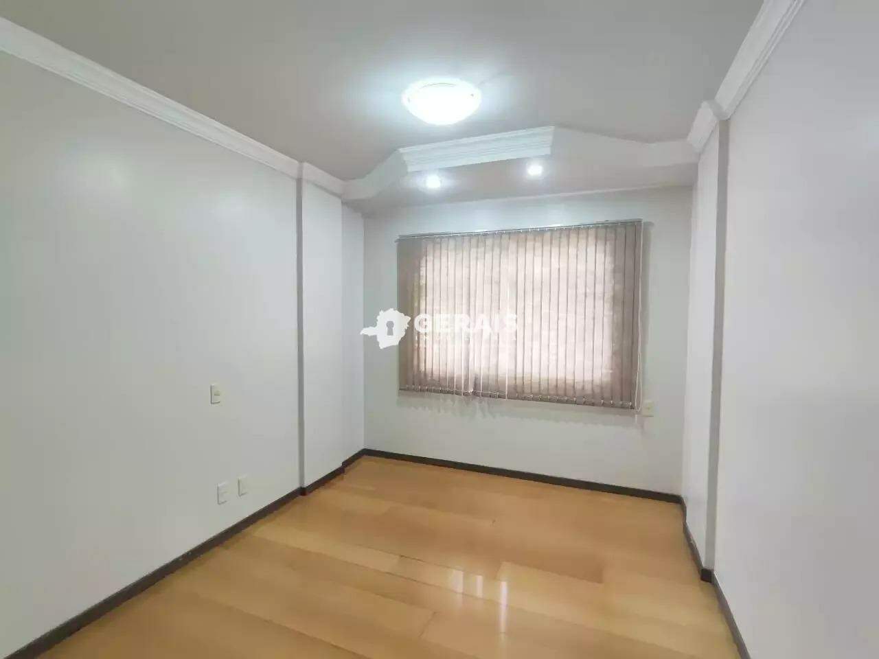 Apartamento à venda no CENTRO: 06 - QUARTO 01