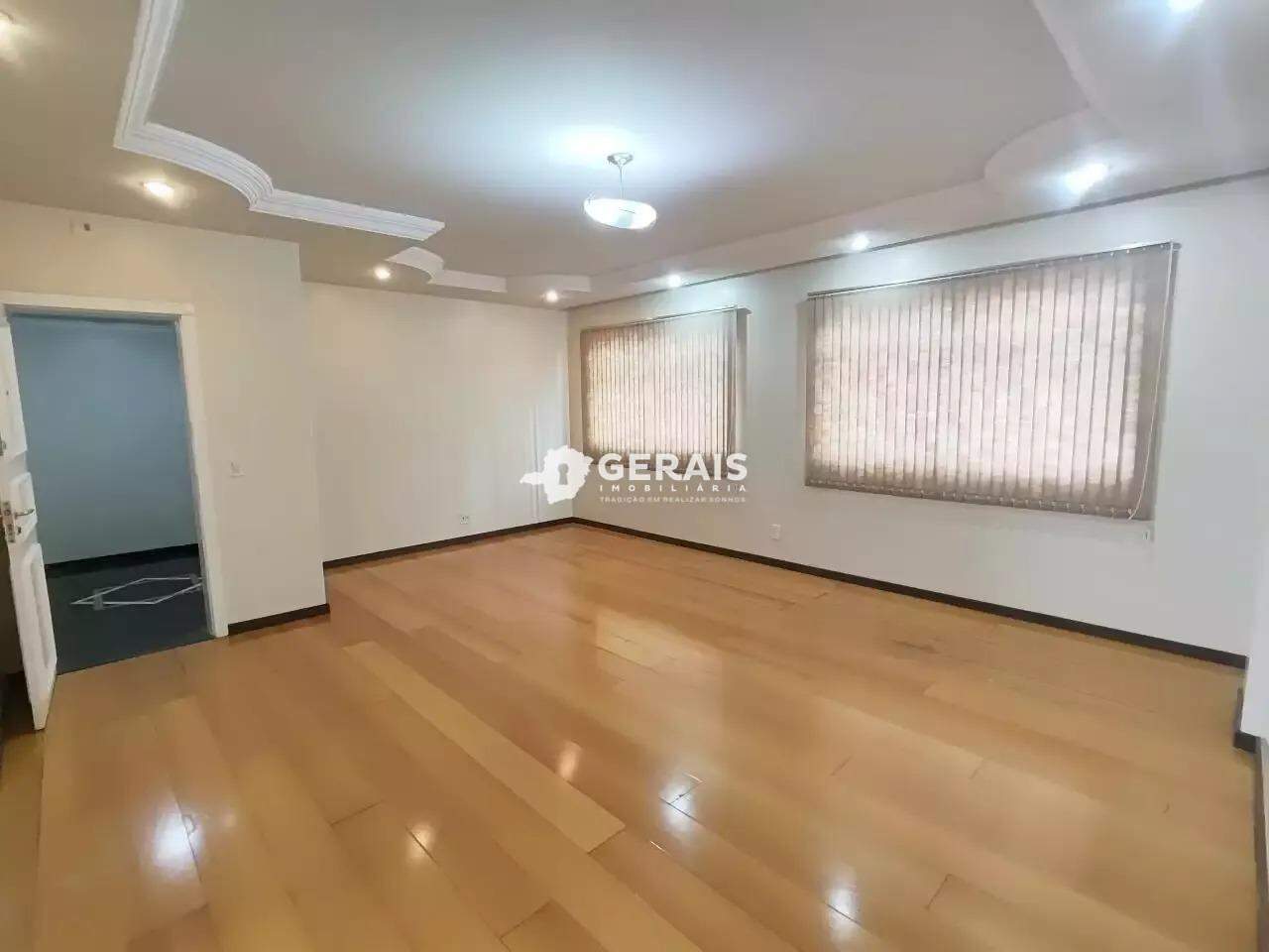 Apartamento à venda no CENTRO: 03 - SALA