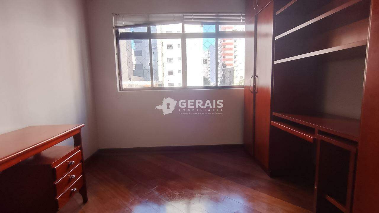 Apartamento para aluguel no CENTRO: 05- QUARTO 01