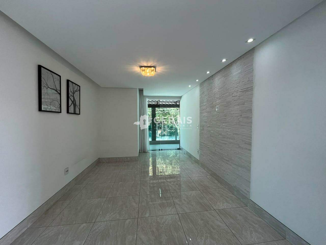 Casa à venda no INTERLAGOS: 02- SALA