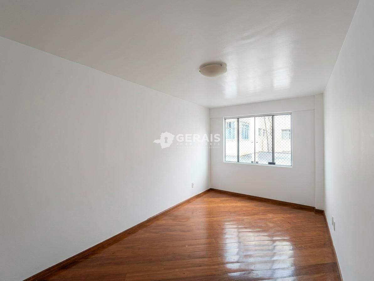 Apartamento à venda no PARQUE JARDIM CAPITÃO SILVA: 03- SALA