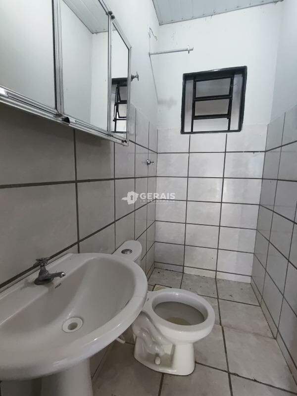 Casa para aluguel no JARDIM COPACABANA: 06- BANHEIRO