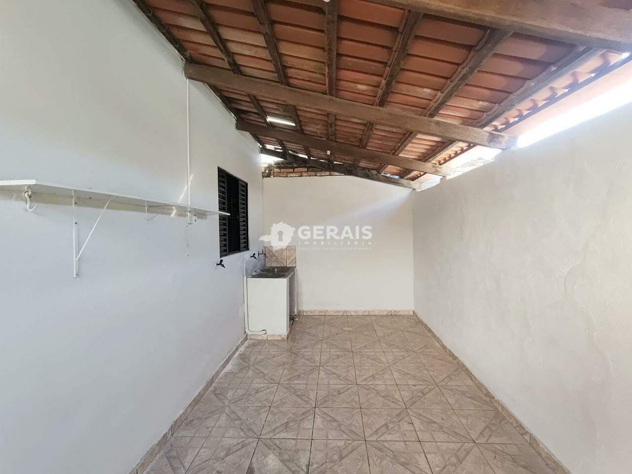 Casa para aluguel no SÃO ROQUE: 09- ÁREA DE SERVIÇO