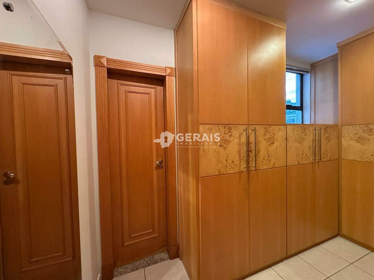Apto Cobertura para aluguel no CENTRO: 09 - CLOSET