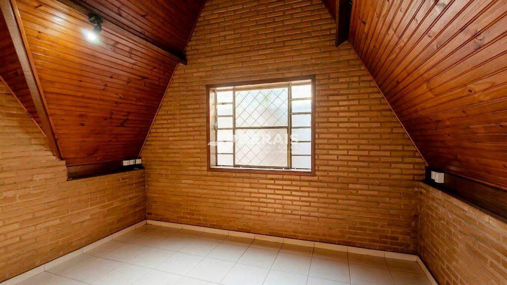 Casa à venda no ESPLANADA: 04- QUARTO 01