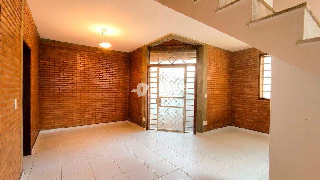 Casa à venda no ESPLANADA: 02- SALA