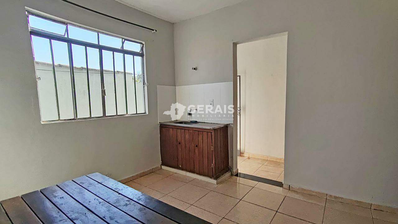Barracão para aluguel no ITACOLOMI: 06- COZINHA