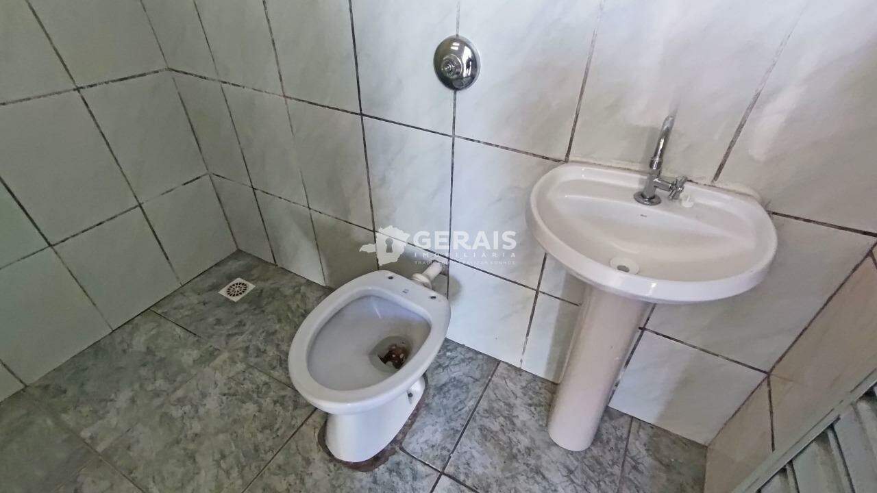 Barracão para aluguel no ITACOLOMI: 04- BANHO SOCIAL