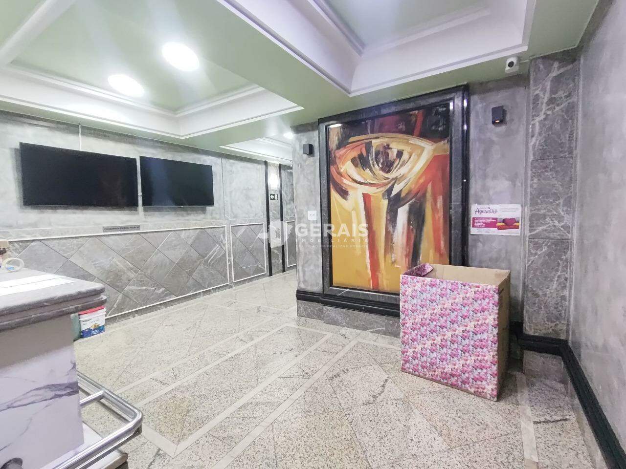 Sala para aluguel no CENTRO: 07- HALL- DE ENTRADA