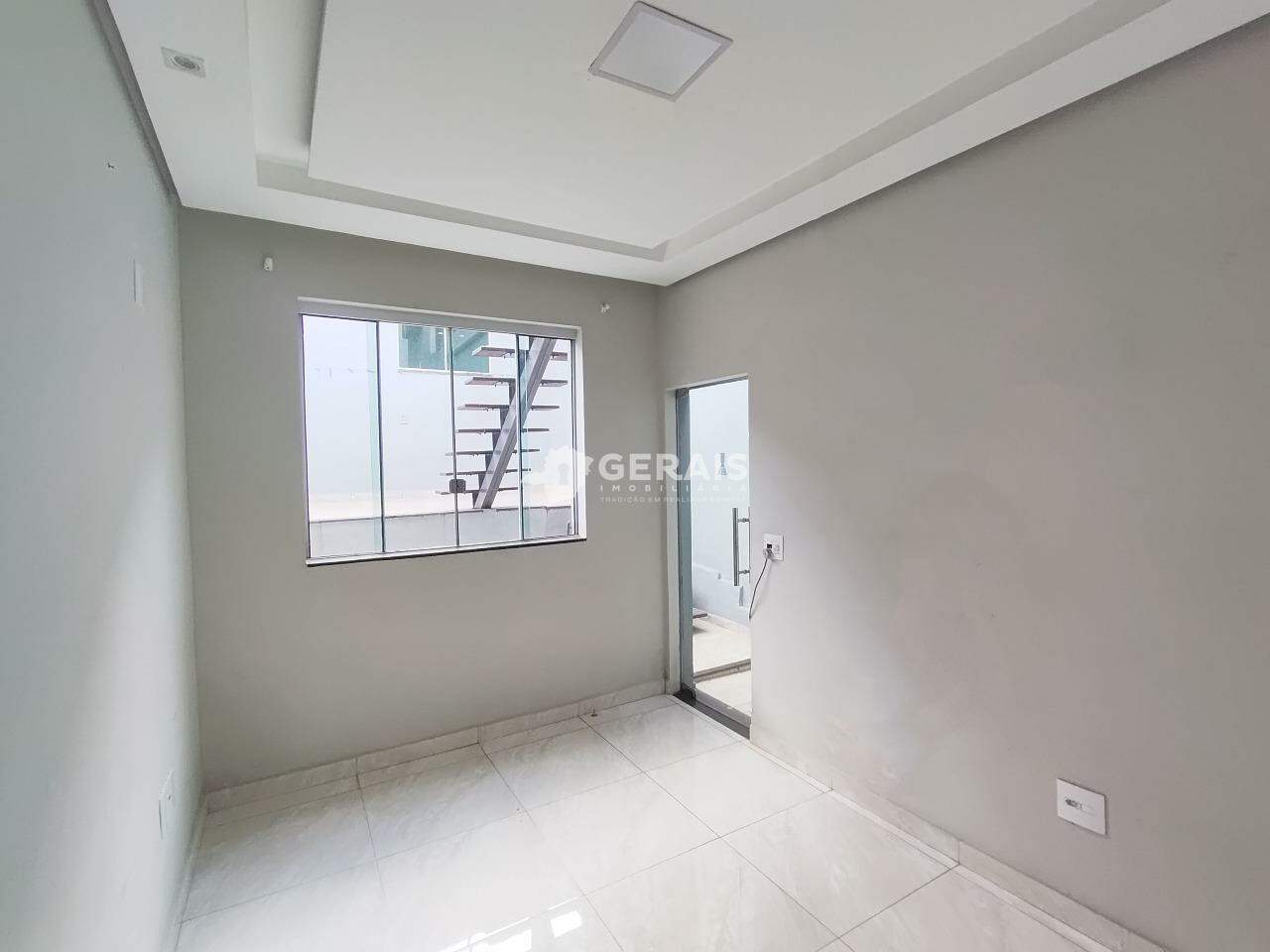 Casa para aluguel no SÃO ROQUE: 04- SALA