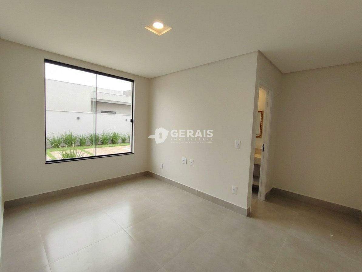 Casa à venda no ALTEROSA: 07- QUARTO SUÍTE