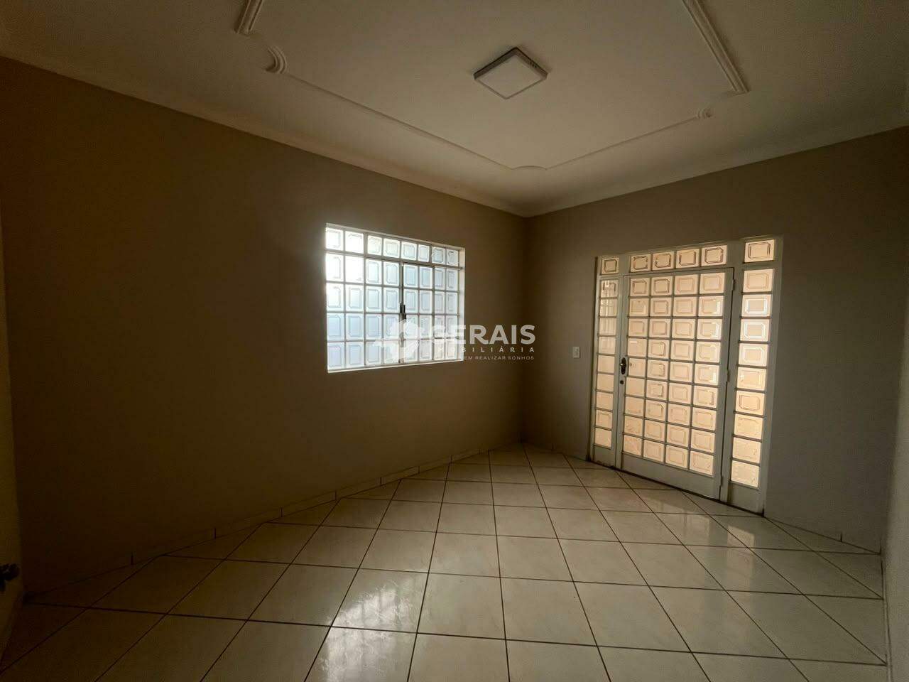 Casa à venda no RESIDENCIAL DOUTOR WALCHIR RESENDE COSTA: 02- SALA