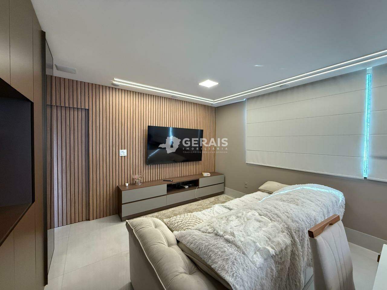 Apartamento para aluguel no CENTRO: 03- SALA PARA 02 AMBIENTES 
