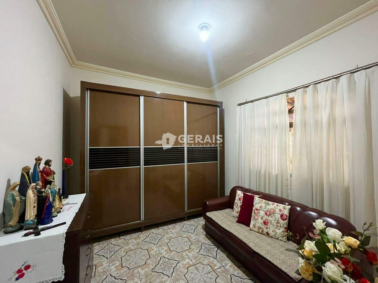 Casa à venda no SANTA ROSA: 04- QUARTO 01
