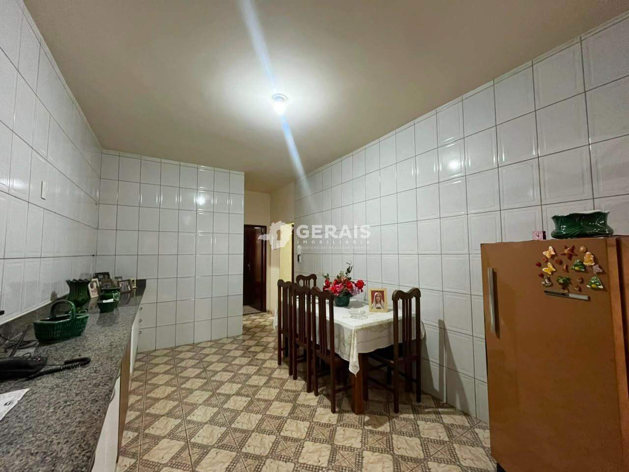Casa à venda no SANTA ROSA: 03- COZINHA