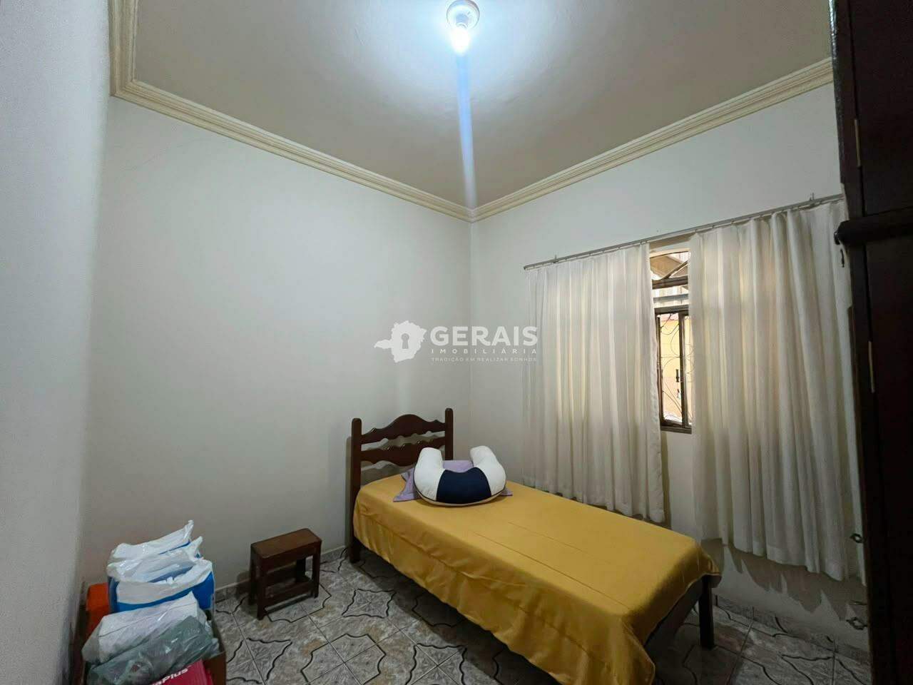 Casa à venda no SANTA ROSA: 05- QUARTO 02