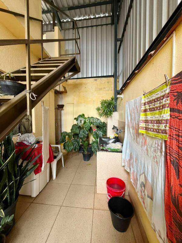 Casa à venda no SANTA ROSA: 08- ÁREA DE SERVIÇO 02 