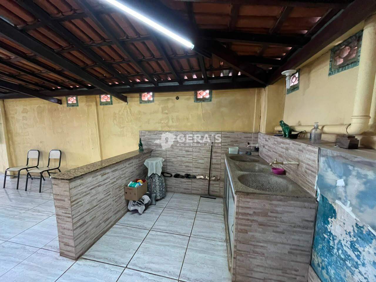 Casa à venda no SANTA ROSA: 07- ÁREA DE SERVIÇO 01 