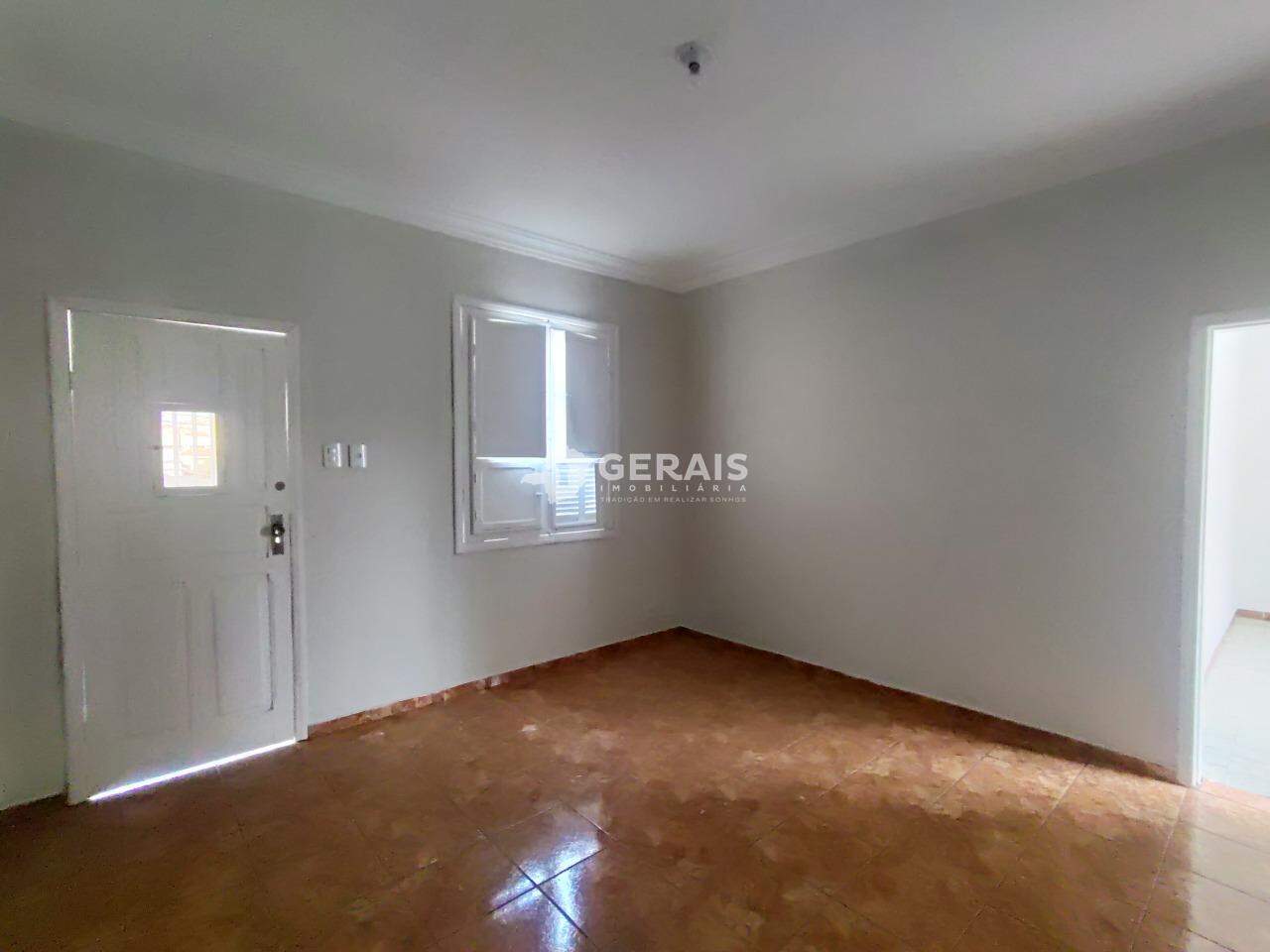 Casa para aluguel no CENTRO: 03- SALA
