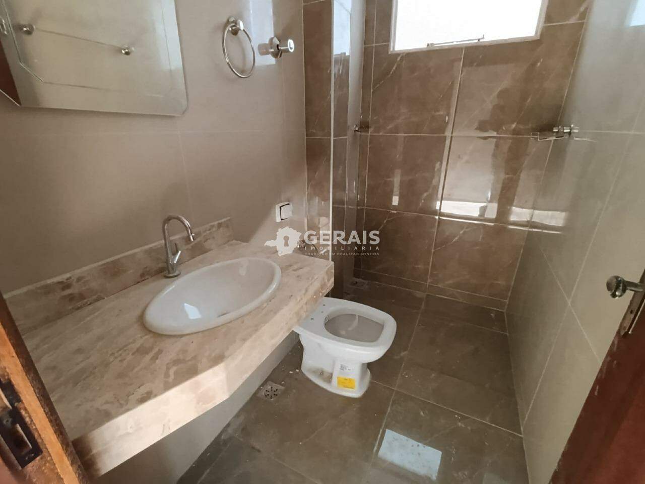 Apartamento para aluguel no CATALÃO: 09- BANHO SUÍTE