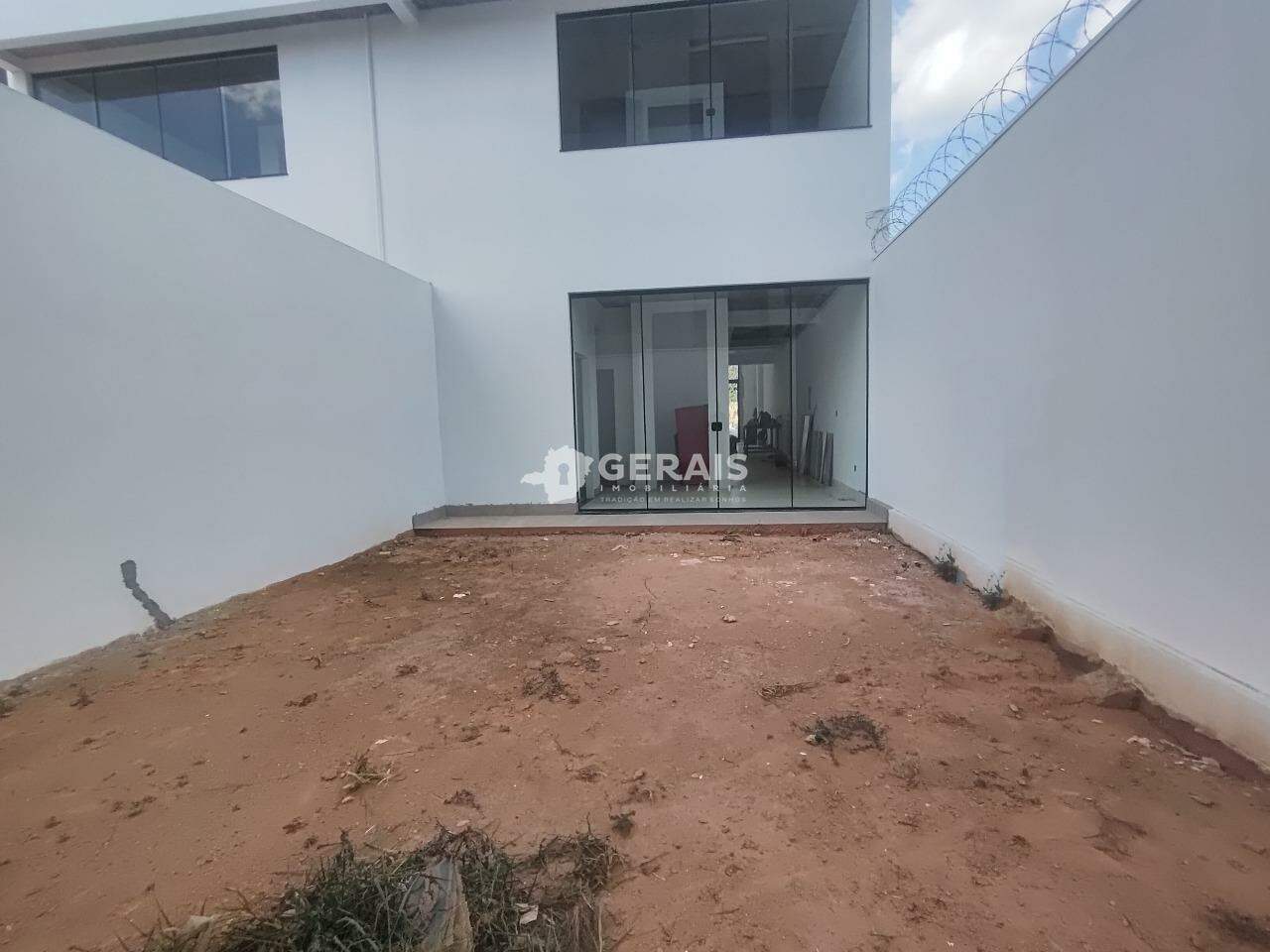 Loja para aluguel no LIBERDADE: 08- ÁREA EXTERNA
