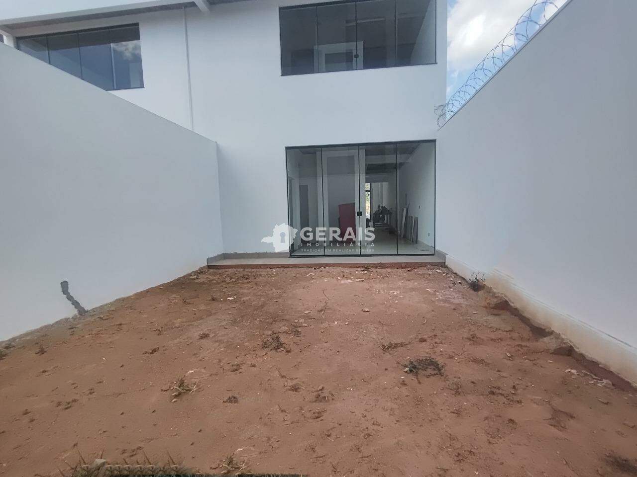 Loja para aluguel no LIBERDADE: 08- ÁREA EXTERNA