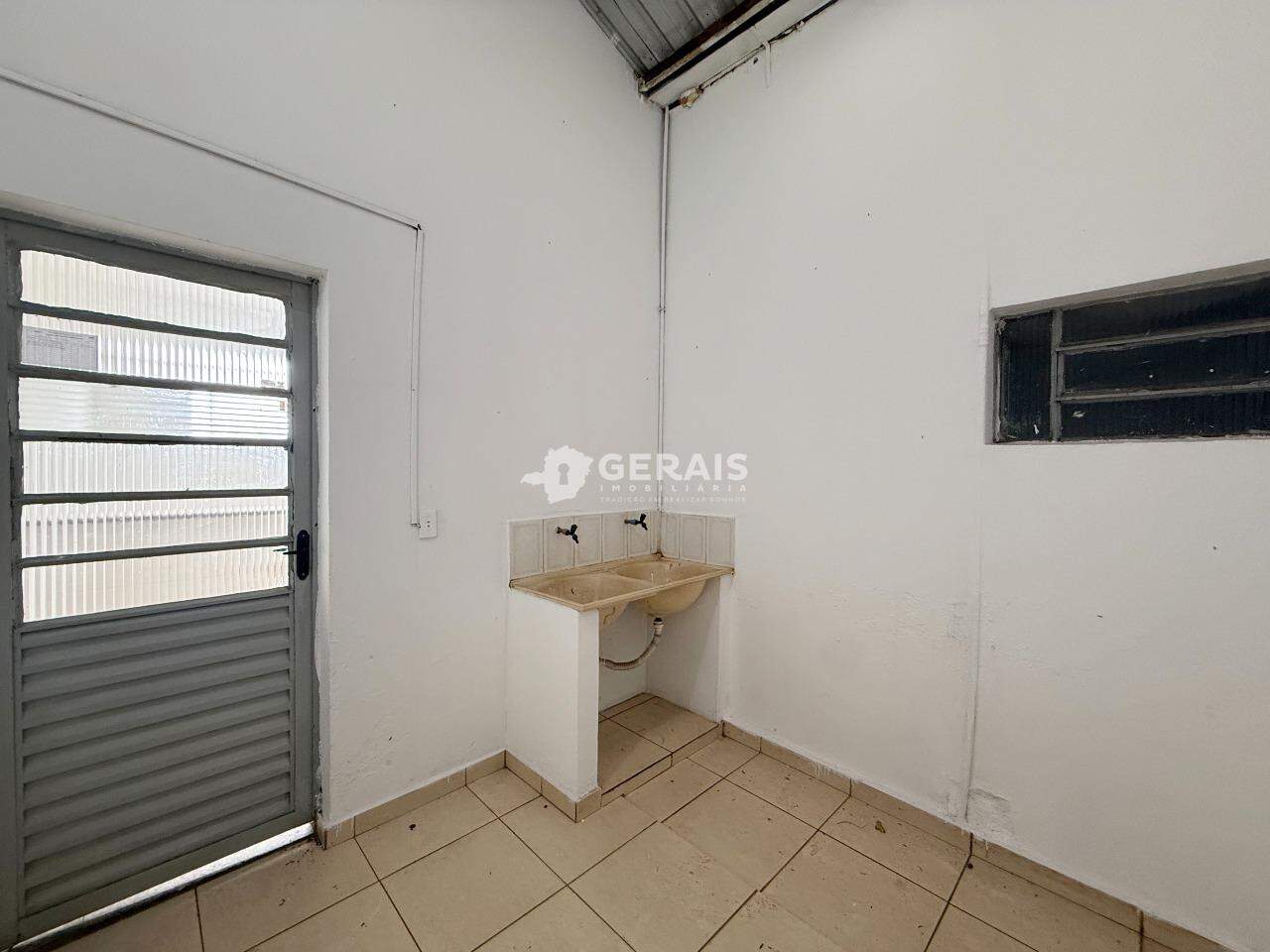 Apartamento para aluguel no PORTO VELHO: 09- ÁREA DE SERVIÇO 