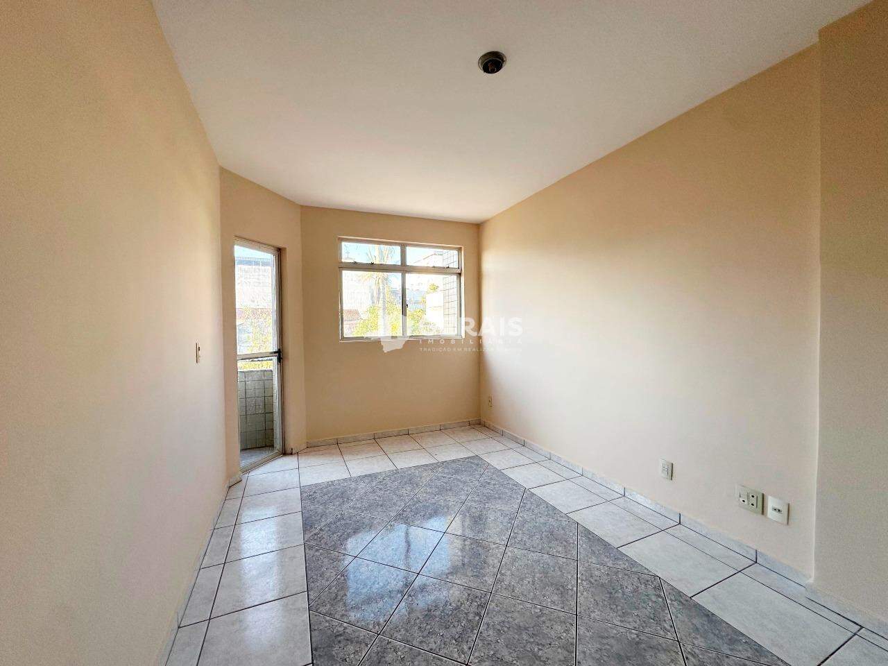 Apartamento à venda no CENTRO: 03 - SALA