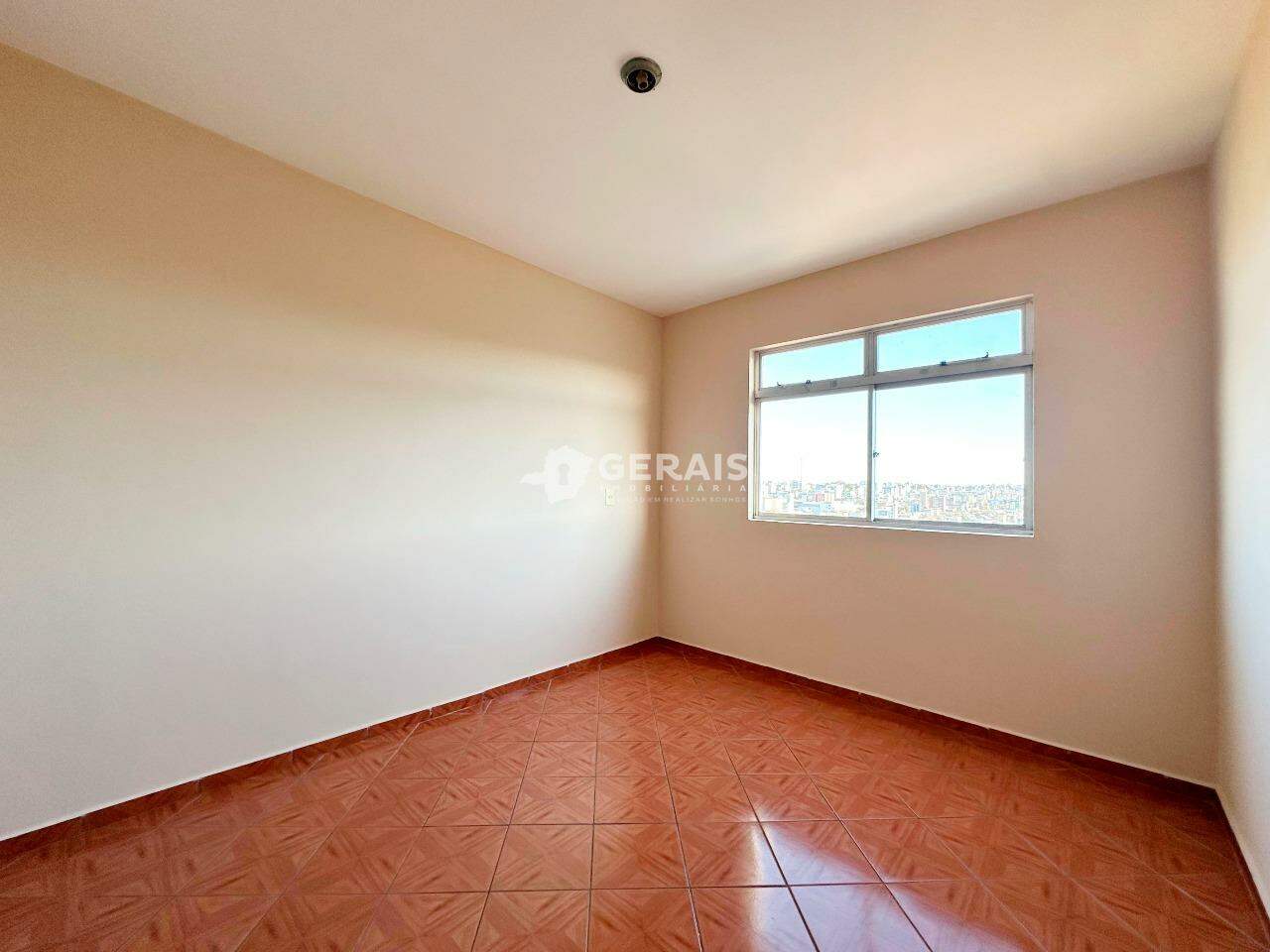 Apartamento à venda no CENTRO: 07 - QUARTO 02