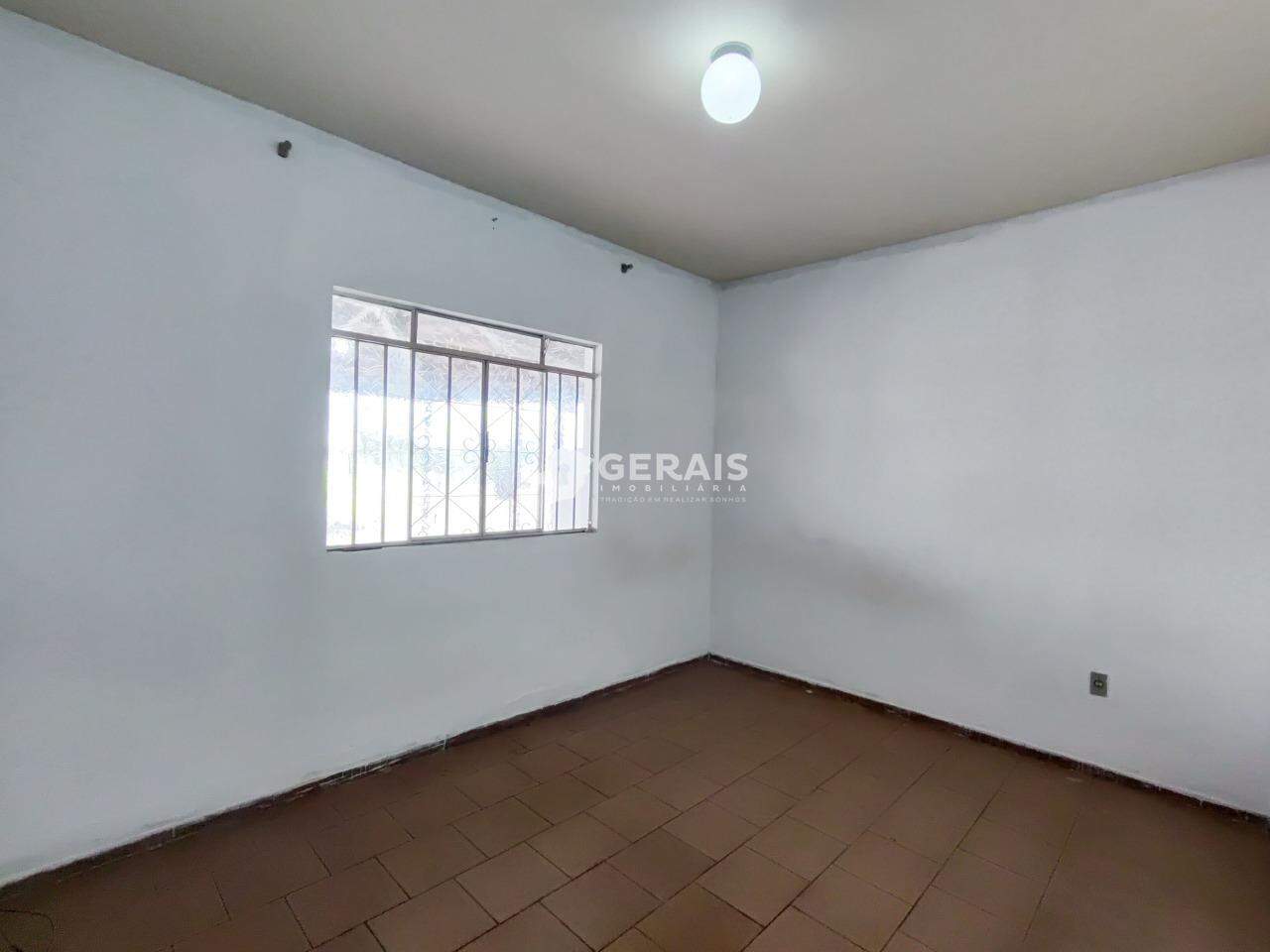 Casa para aluguel no VILA ROMANA: 04 - QUARTO 01