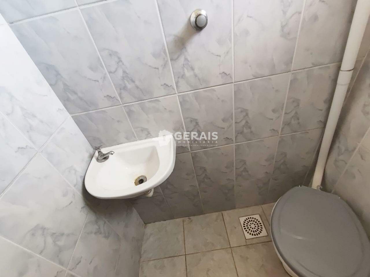Casa para aluguel no VILA ROMANA: 09 - BANHEIRO