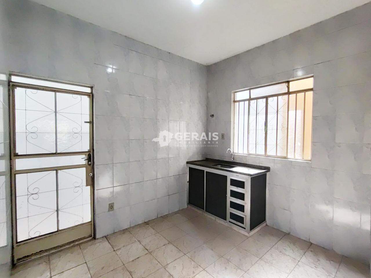 Casa para aluguel no VILA ROMANA: 07 - COZINHA