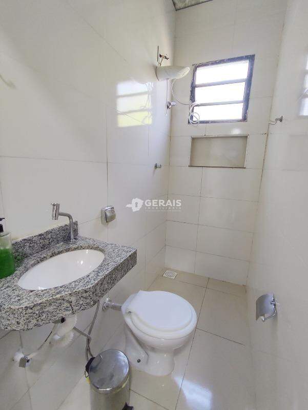 Casa à venda no PADRE EUSTAQUIO: 08- BANHO SOCIAL 01