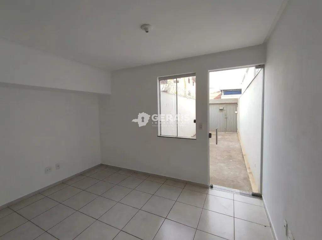 Casa à venda no SAO LUCAS: 03- SALA