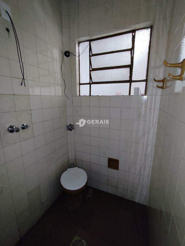Casa à venda no NITERÓI: 09- BANHO SOCIAL