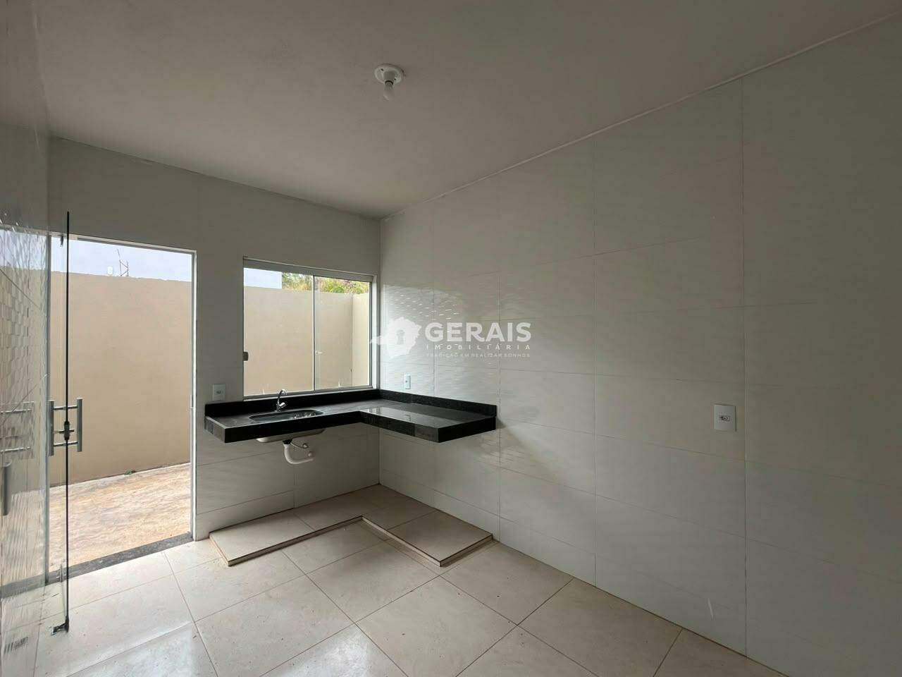 Casa à venda no JUZA FONSECA: 03- COZINHA