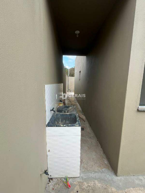 Casa à venda no JUZA FONSECA: 08- ÁREA DE SERVIÇO