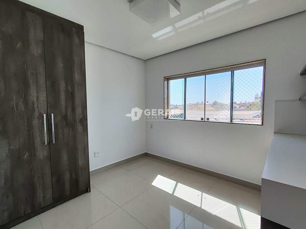 Apartamento para aluguel no MANOEL VALINHAS: 09- QUARTO 01