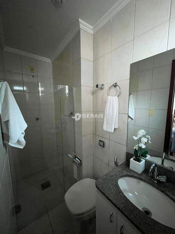 Apartamento à venda no CENTRO: 08- BANHO SOCIAL