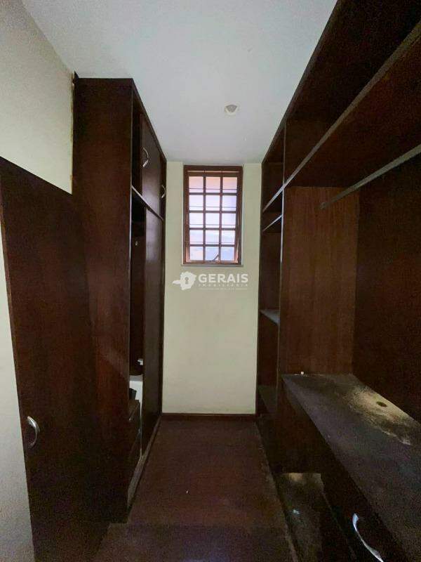 Casa à venda no CENTRO: 08- CLOSET