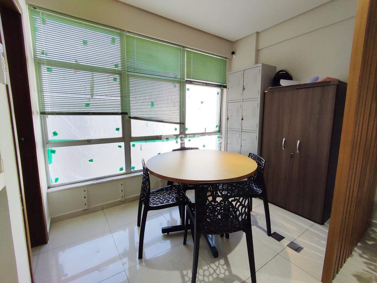 Sala à venda no CENTRO: 05- SALA