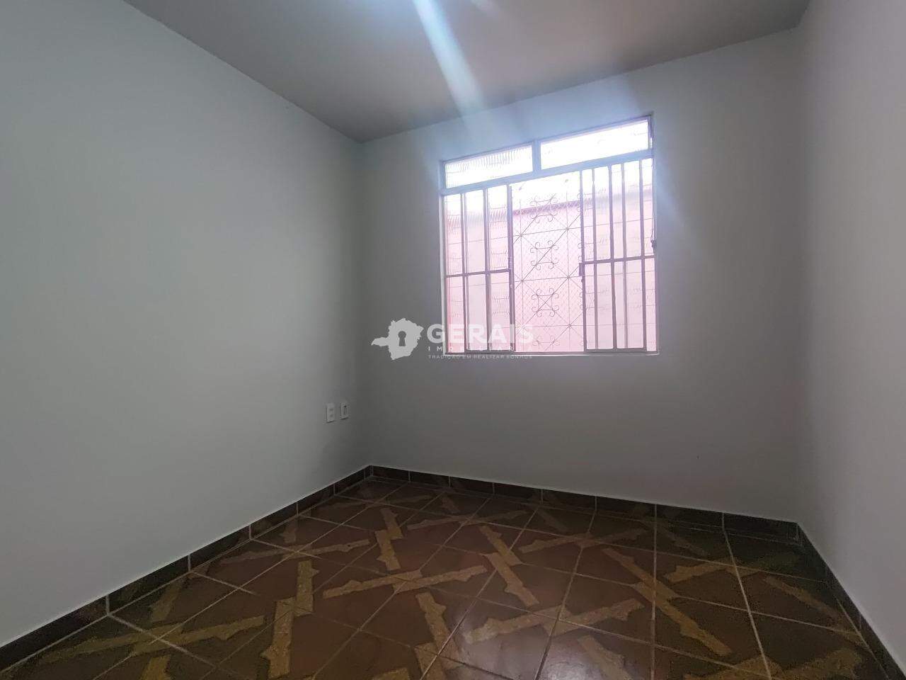 Casa Comercial para aluguel no CENTRO: 05 - QUARTO 01