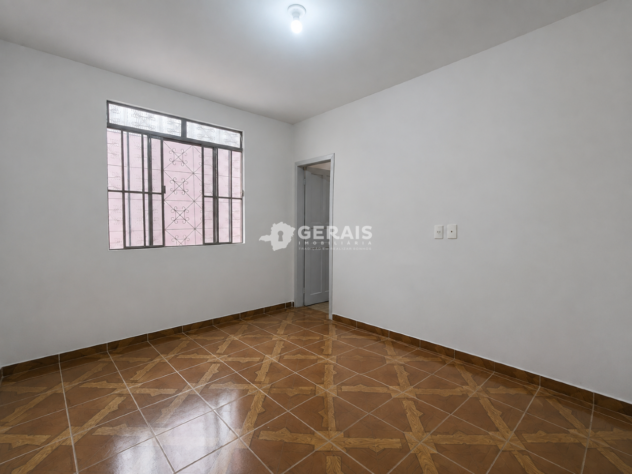 Casa Comercial para aluguel no CENTRO: 08 - QUARTO SUÍTE
