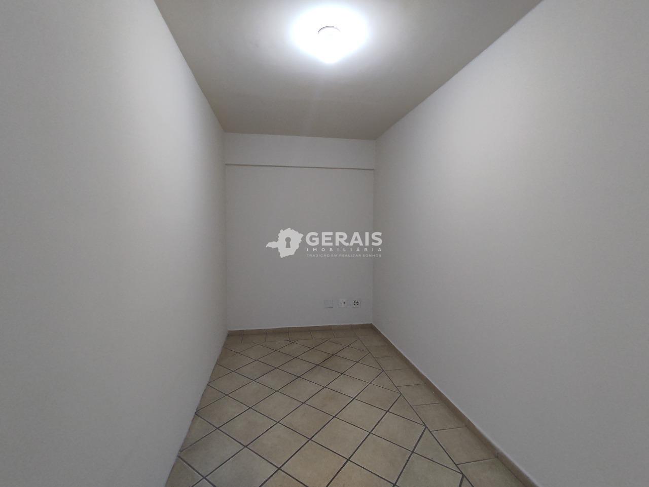 Sala à venda no CENTRO: 04- SALA