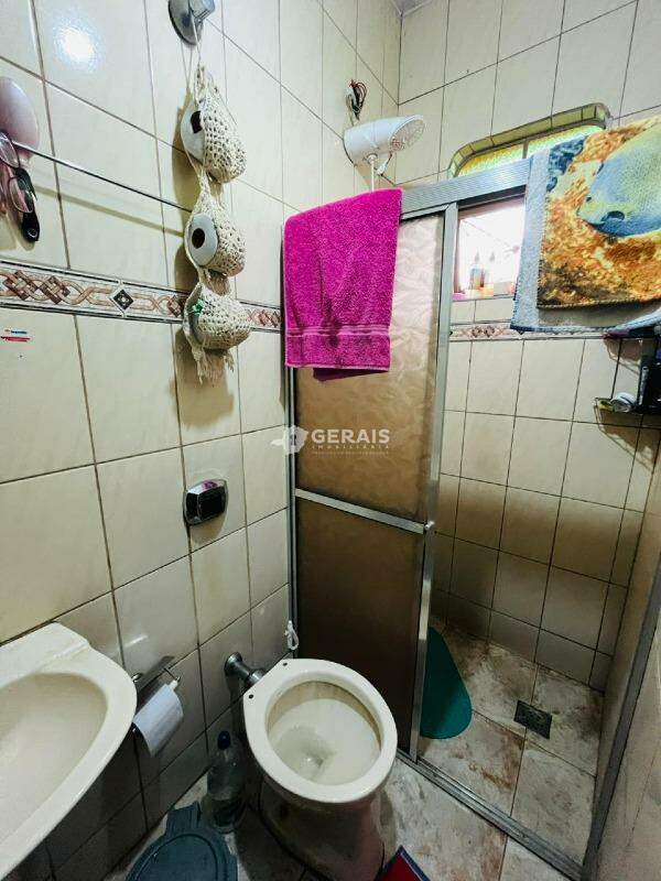 Casa à venda no PLANALTO: 08- BANHO SOCIAL