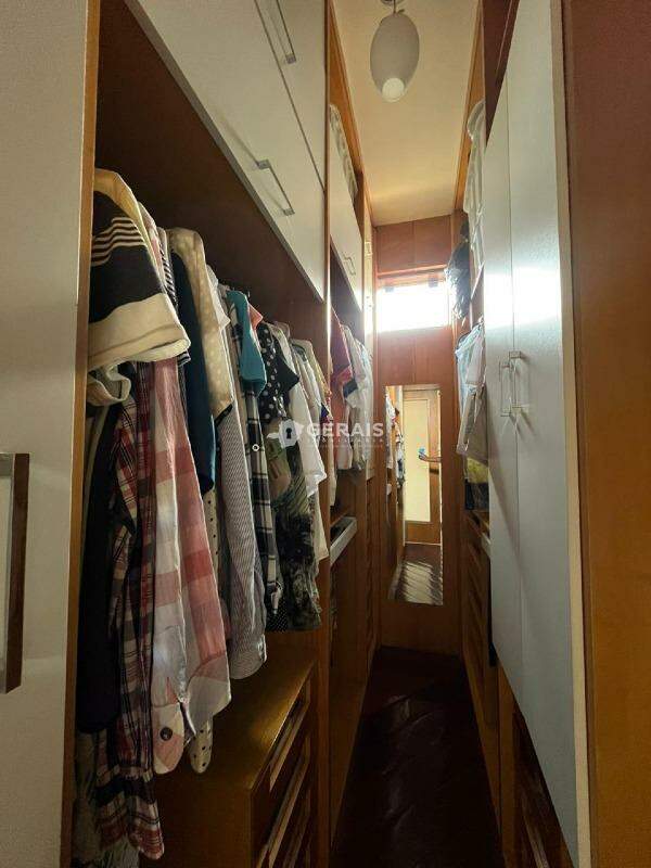 Casa à venda no BOM PASTOR: 08- CLOSET SUÍTE