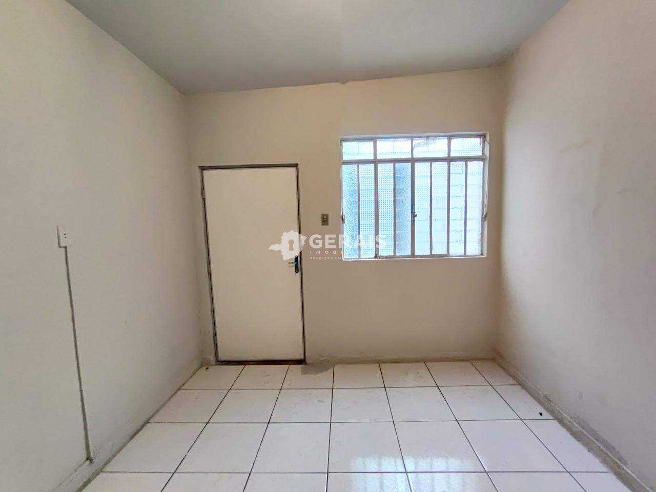 Casa para aluguel no CENTRO: 05- QUARTO 01
