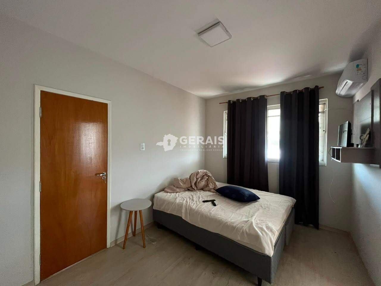 Apartamento à venda no CENTRO: 08- QUARTO SUÍTE