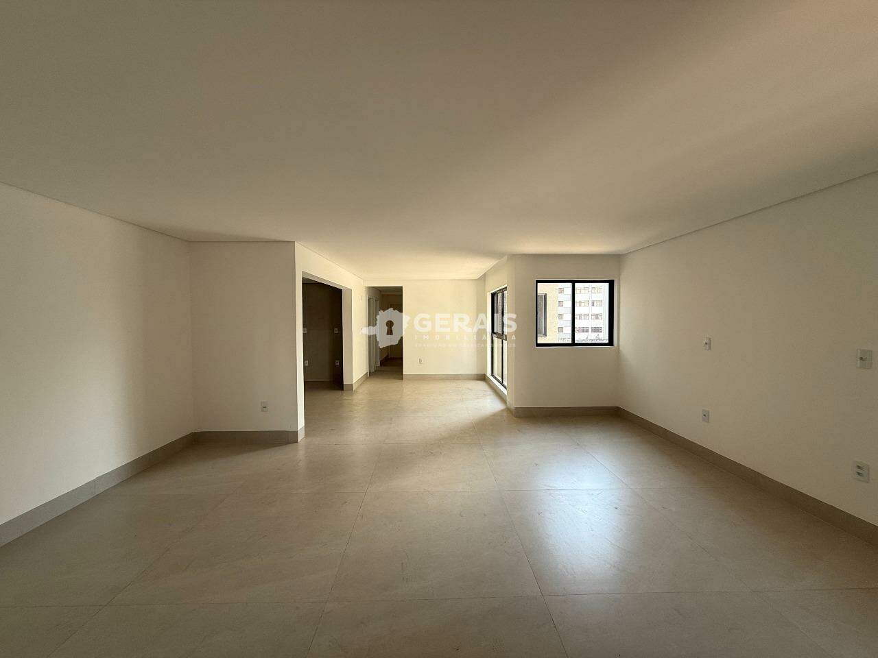 Apartamento à venda no CENTRO: 04- SALA